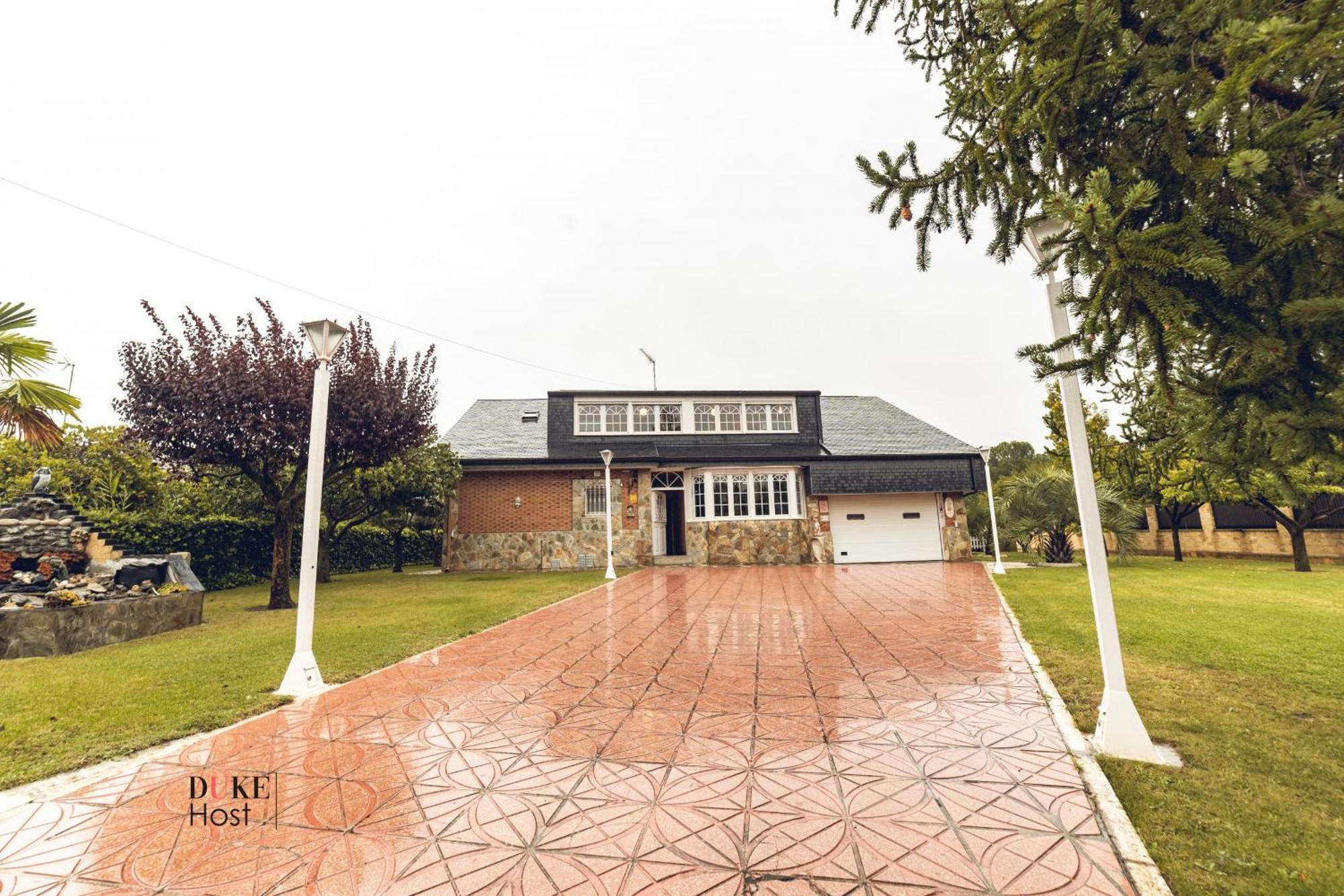 Villa Nuevo Baztán Exterior foto
